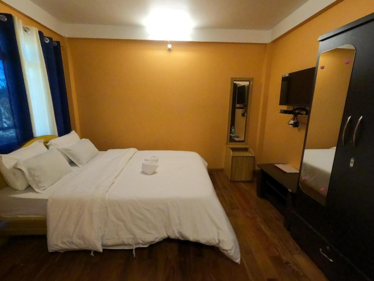 Aurora Guest House Шилонг Екстериор снимка