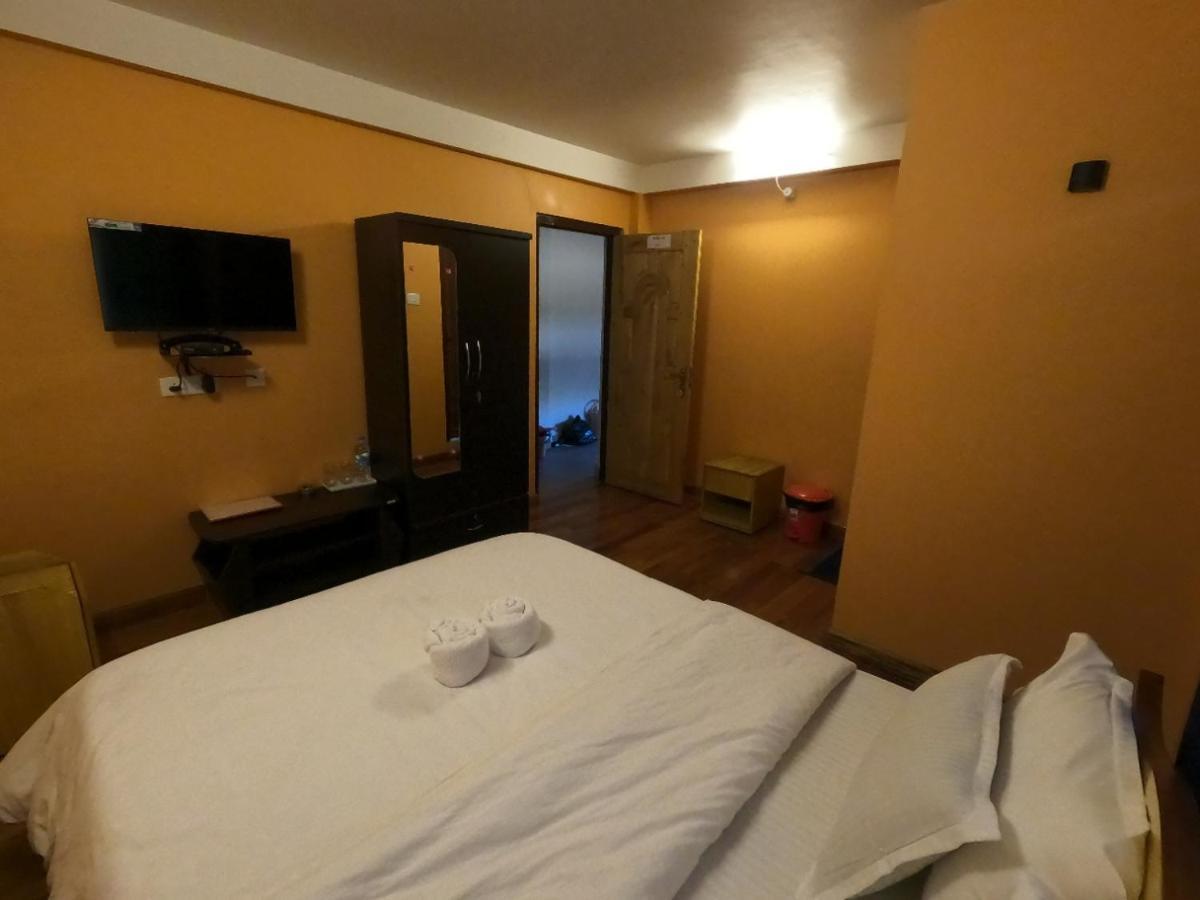 Aurora Guest House Шилонг Екстериор снимка