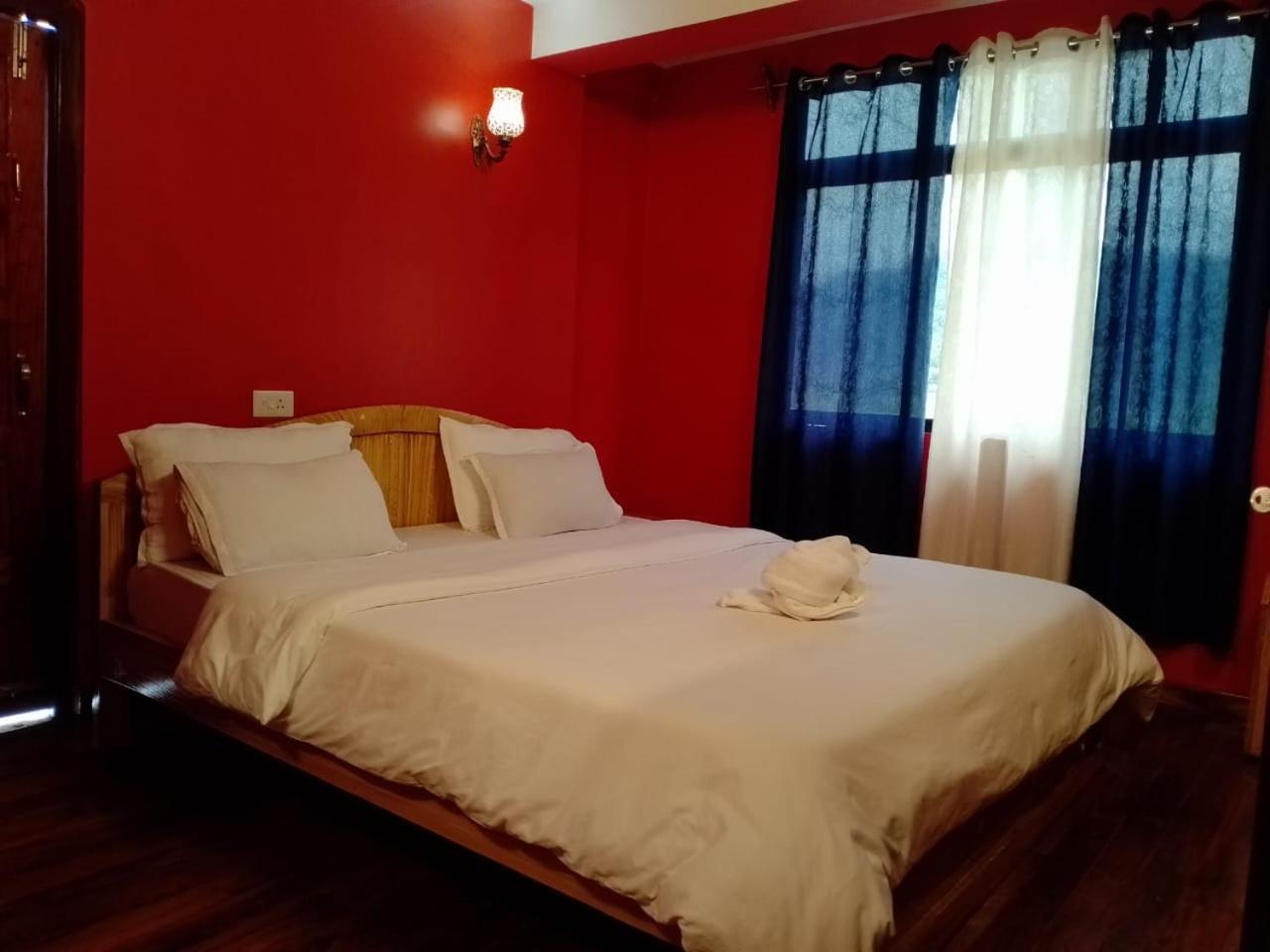Aurora Guest House Шилонг Екстериор снимка