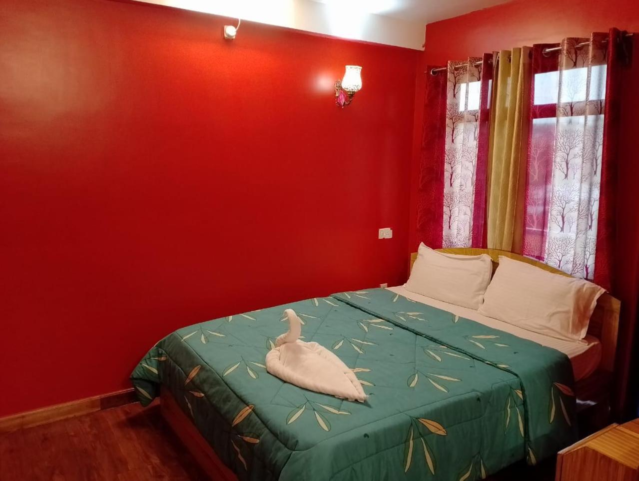Aurora Guest House Шилонг Екстериор снимка