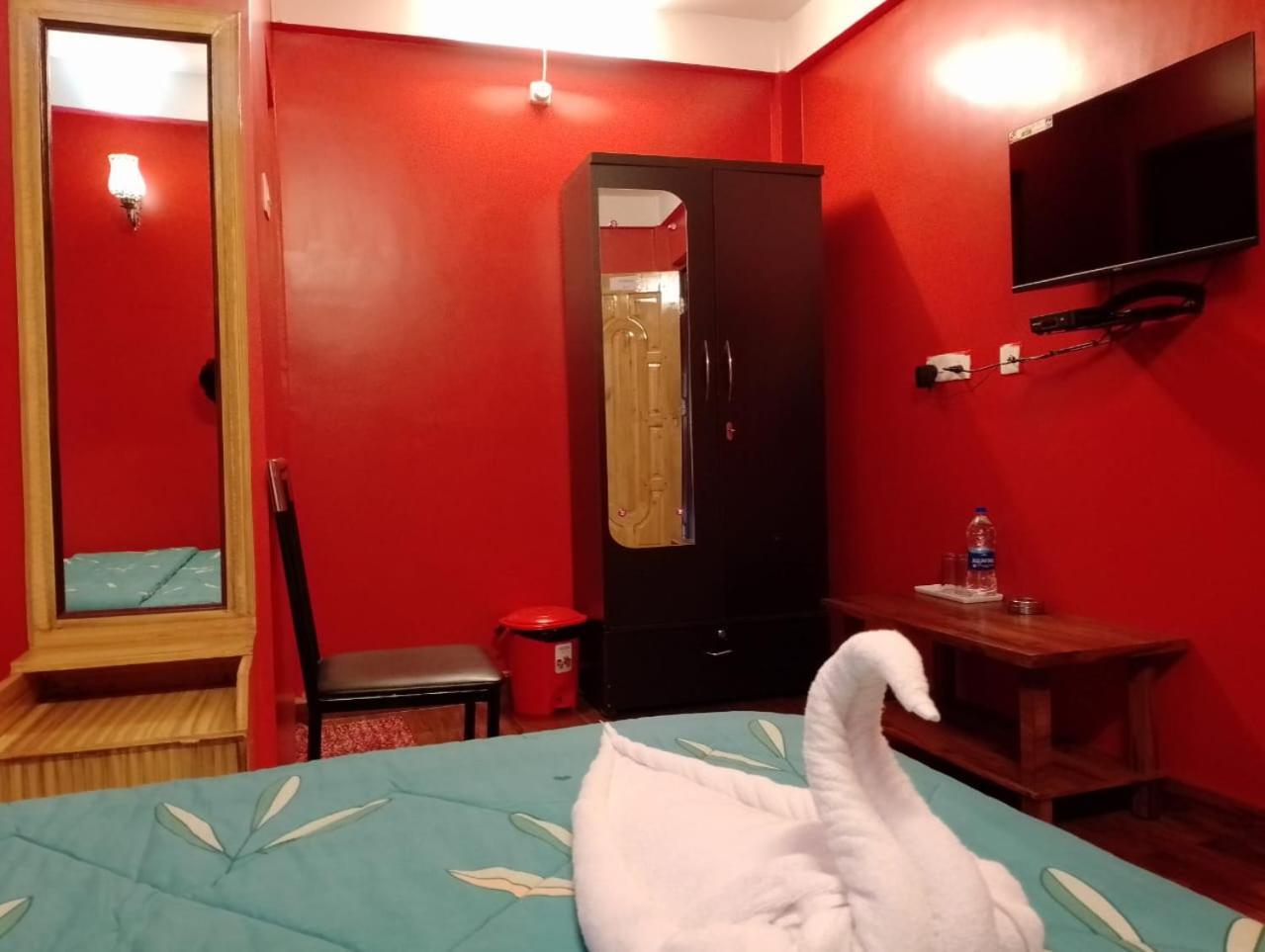 Aurora Guest House Шилонг Екстериор снимка