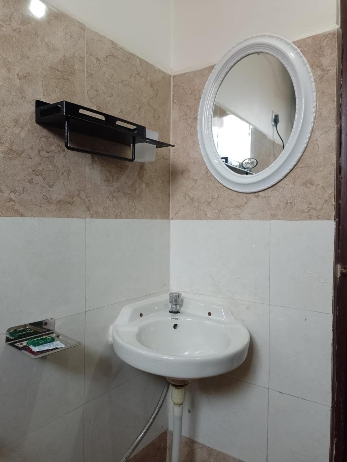 Aurora Guest House Шилонг Екстериор снимка