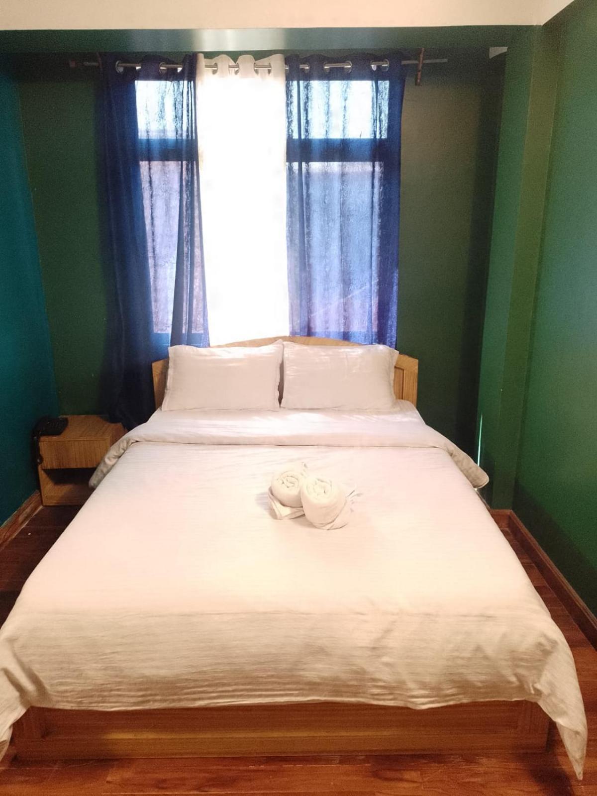Aurora Guest House Шилонг Екстериор снимка